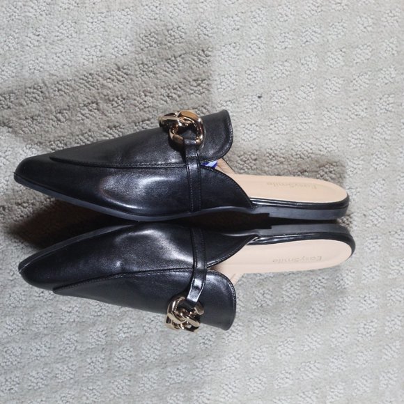 Easy Smile Size 9 Black Slide-on Black Pointed Toe Flats with Gold Chain Detail - Picture 3 of 7